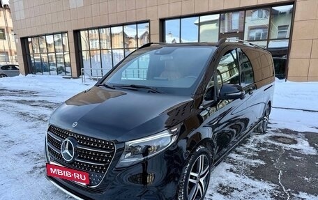 Mercedes-Benz V-Класс, 2017 год, 6 790 000 рублей, 2 фотография