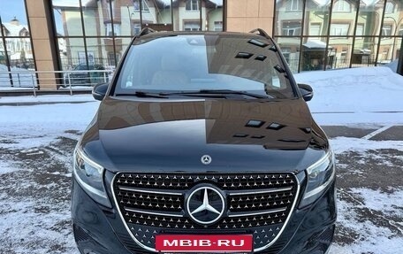 Mercedes-Benz V-Класс, 2017 год, 6 790 000 рублей, 4 фотография