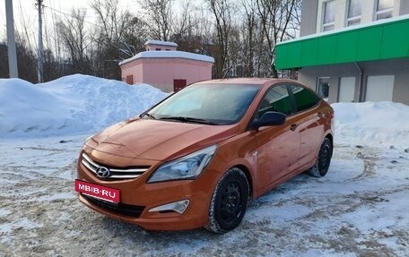 Hyundai Solaris II рестайлинг, 2015 год, 929 000 рублей, 3 фотография