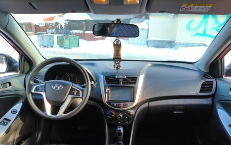 Hyundai Solaris II рестайлинг, 2015 год, 929 000 рублей, 13 фотография