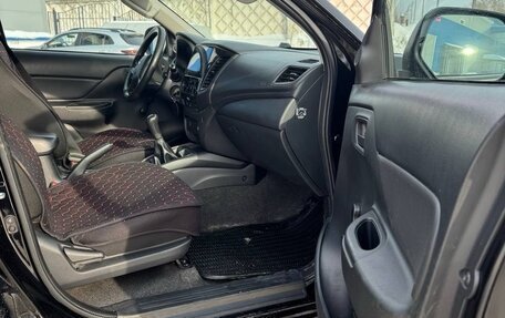 Mitsubishi L200 IV рестайлинг, 2021 год, 2 250 000 рублей, 5 фотография