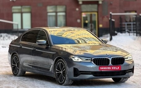 BMW 5 серия, 2020 год, 4 300 000 рублей, 2 фотография