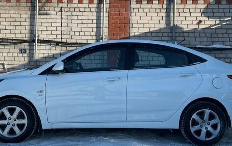 Hyundai Solaris II рестайлинг, 2013 год, 700 000 рублей, 3 фотография