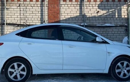 Hyundai Solaris II рестайлинг, 2013 год, 700 000 рублей, 4 фотография