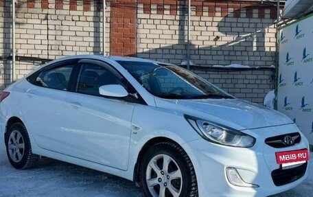 Hyundai Solaris II рестайлинг, 2013 год, 700 000 рублей, 2 фотография