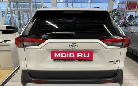 Toyota RAV4, 2025 год, 4 400 000 рублей, 6 фотография