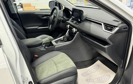 Toyota RAV4, 2025 год, 4 400 000 рублей, 16 фотография