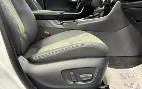 Toyota RAV4, 2025 год, 4 400 000 рублей, 17 фотография