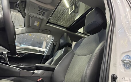 Toyota RAV4, 2025 год, 4 400 000 рублей, 26 фотография