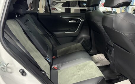 Toyota RAV4, 2025 год, 4 400 000 рублей, 38 фотография