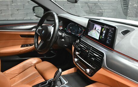 BMW 5 серия, 2021 год, 5 950 000 рублей, 13 фотография