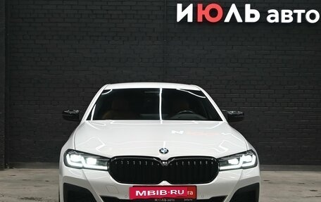 BMW 5 серия, 2021 год, 5 950 000 рублей, 2 фотография