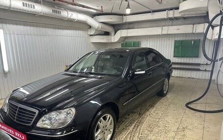 Mercedes-Benz S-Класс, 2005 год, 900 000 рублей, 3 фотография