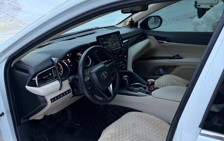 Toyota Camry, 2021 год, 3 900 000 рублей, 10 фотография