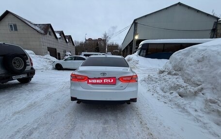 Toyota Camry, 2021 год, 3 900 000 рублей, 8 фотография