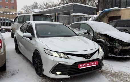 Toyota Camry, 2021 год, 3 900 000 рублей, 12 фотография