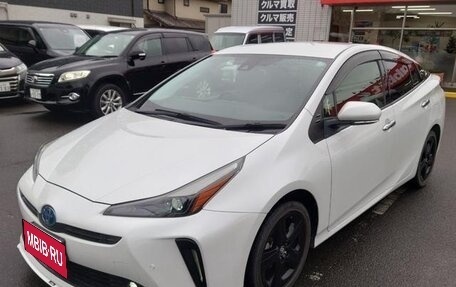 Toyota Prius IV XW50, 2022 год, 1 790 099 рублей, 3 фотография