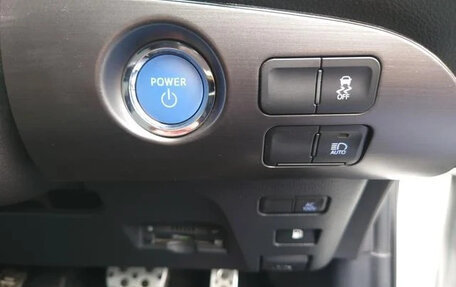 Toyota Prius IV XW50, 2022 год, 1 790 099 рублей, 18 фотография