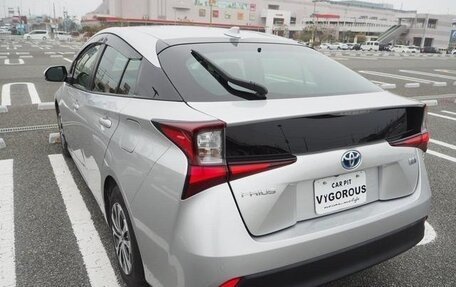 Toyota Prius IV XW50, 2022 год, 1 710 099 рублей, 4 фотография