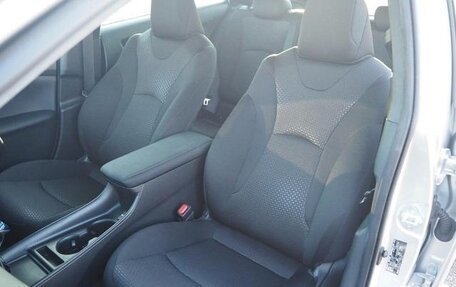 Toyota Prius IV XW50, 2022 год, 1 710 099 рублей, 21 фотография