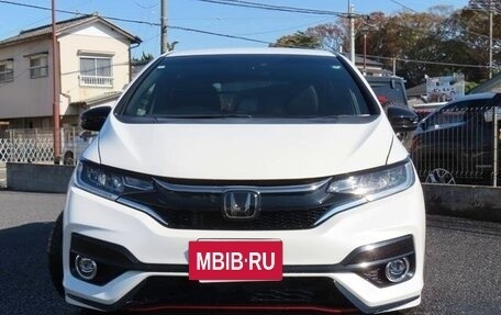 Honda Fit III, 2020 год, 900 000 рублей, 2 фотография