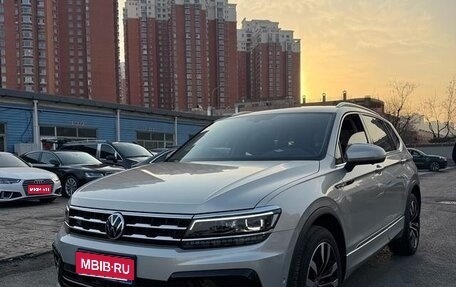 Volkswagen Tiguan II, 2021 год, 2 500 000 рублей, 1 фотография