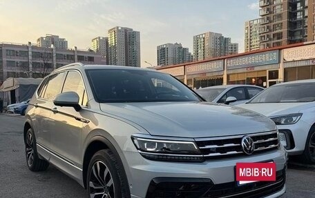 Volkswagen Tiguan II, 2021 год, 2 500 000 рублей, 3 фотография