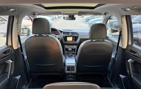 Volkswagen Tiguan II, 2021 год, 2 500 000 рублей, 15 фотография