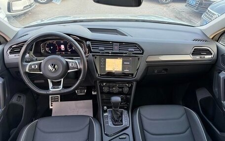 Volkswagen Tiguan II, 2021 год, 2 500 000 рублей, 8 фотография