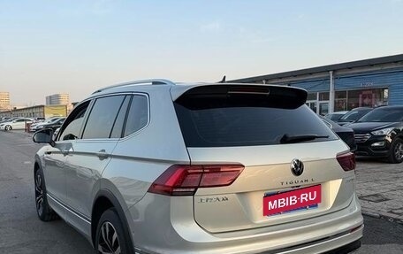 Volkswagen Tiguan II, 2021 год, 2 500 000 рублей, 4 фотография