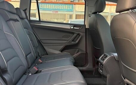 Volkswagen Tiguan II, 2021 год, 2 500 000 рублей, 18 фотография