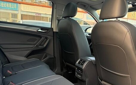 Volkswagen Tiguan II, 2021 год, 2 500 000 рублей, 20 фотография