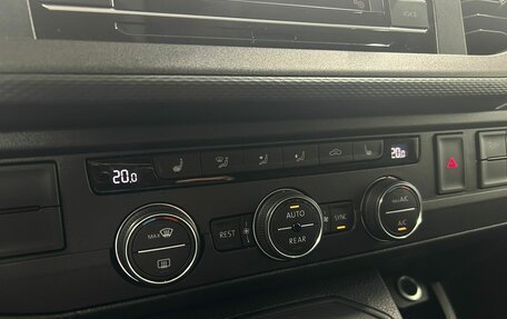 Volkswagen Multivan T6 рестайлинг, 2020 год, 5 150 000 рублей, 10 фотография