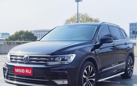 Volkswagen Tiguan II, 2021 год, 2 600 000 рублей, 1 фотография