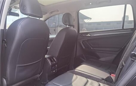 Volkswagen Tiguan II, 2021 год, 2 600 000 рублей, 10 фотография