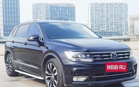 Volkswagen Tiguan II, 2021 год, 2 600 000 рублей, 4 фотография