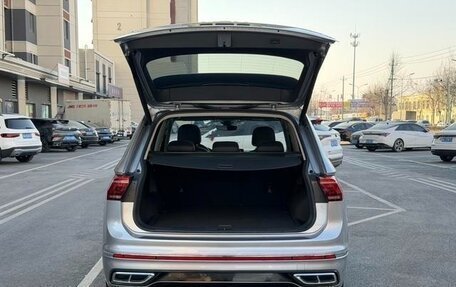 Volkswagen Tiguan II, 2021 год, 2 600 000 рублей, 10 фотография