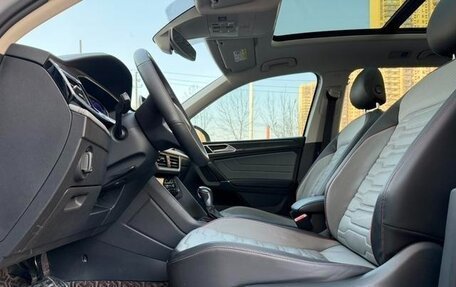 Volkswagen Tiguan II, 2021 год, 2 600 000 рублей, 14 фотография