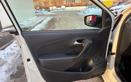 Volkswagen Polo VI (EU Market), 2011 год, 650 000 рублей, 10 фотография