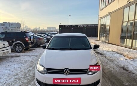 Volkswagen Polo VI (EU Market), 2011 год, 650 000 рублей, 4 фотография
