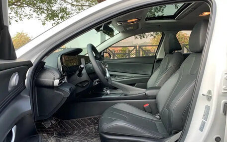 Hyundai Elantra, 2022 год, 1 200 000 рублей, 19 фотография