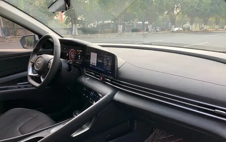 Hyundai Elantra, 2022 год, 1 200 000 рублей, 17 фотография