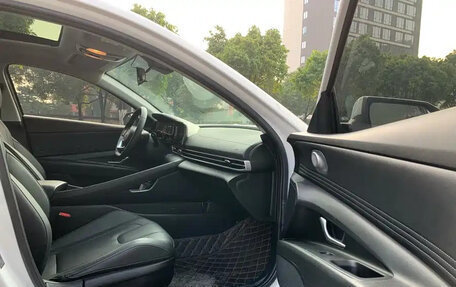 Hyundai Elantra, 2022 год, 1 200 000 рублей, 20 фотография