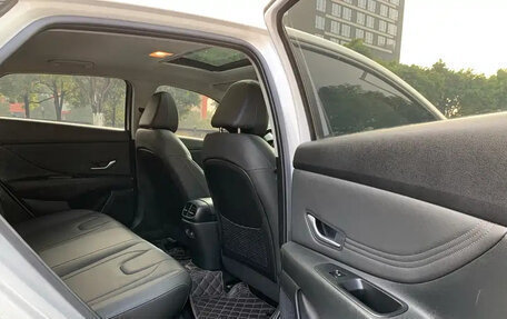 Hyundai Elantra, 2022 год, 1 200 000 рублей, 23 фотография