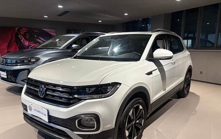 Volkswagen T-Cross I, 2023 год, 1 275 000 рублей, 2 фотография