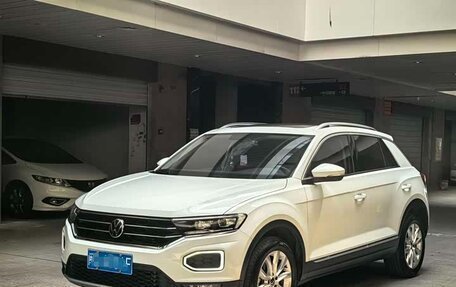 Volkswagen T-Roc I, 2022 год, 1 390 000 рублей, 3 фотография