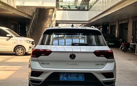 Volkswagen T-Roc I, 2022 год, 1 390 000 рублей, 6 фотография