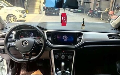 Volkswagen T-Roc I, 2022 год, 1 390 000 рублей, 8 фотография