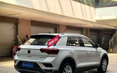 Volkswagen T-Roc I, 2022 год, 1 390 000 рублей, 4 фотография