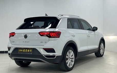 Volkswagen T-Roc I, 2022 год, 1 600 000 рублей, 4 фотография